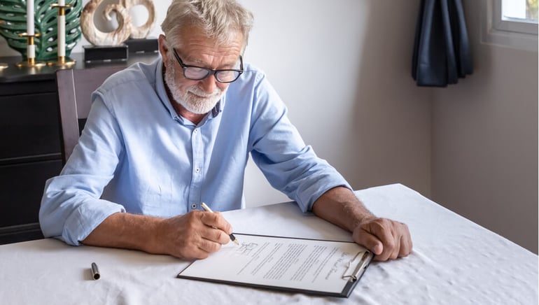 Signing Will in Dubai